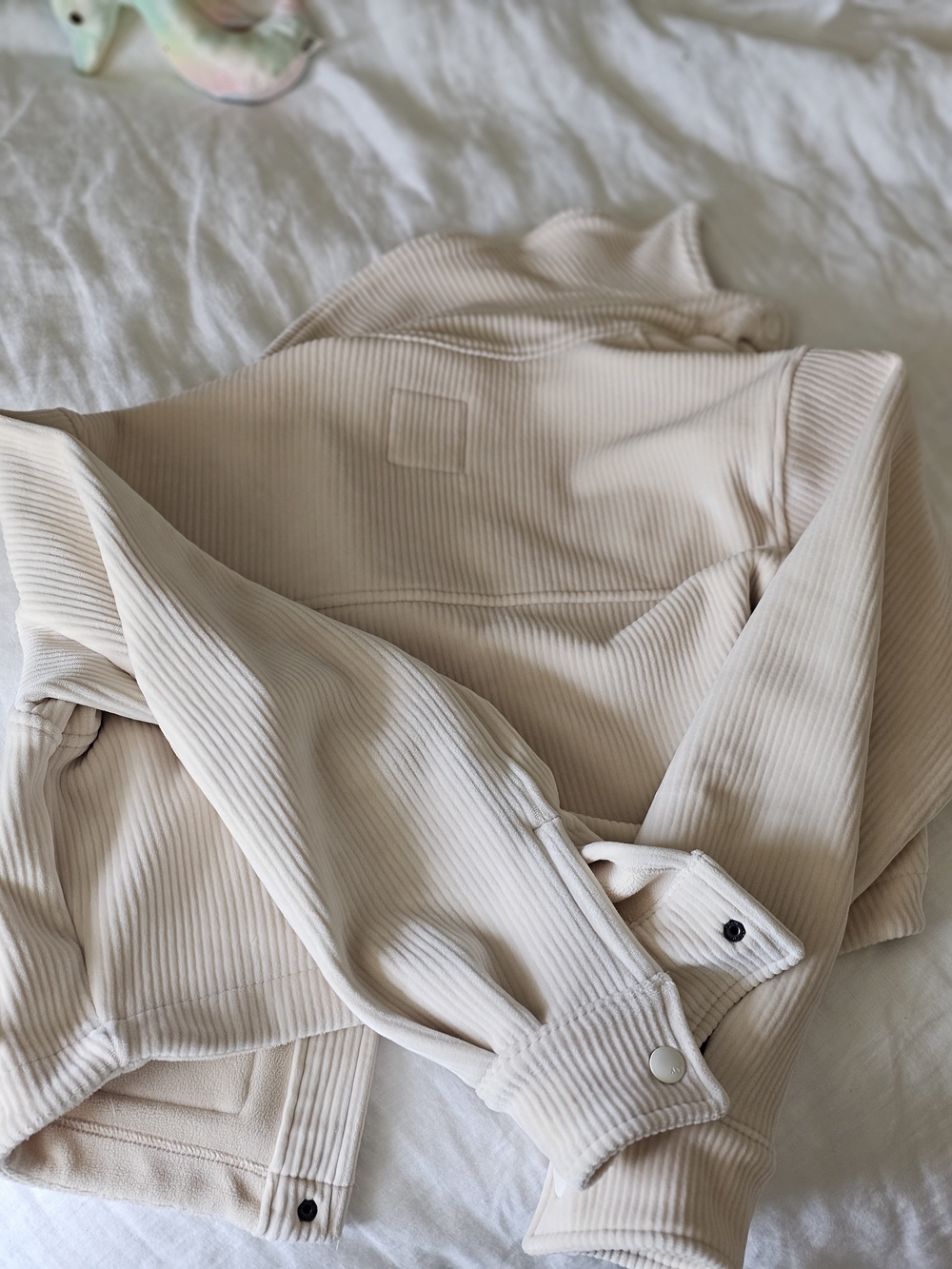 Abercrombie & Fitch Women's Soft Cream Corded Cropped Shacket Jacket XS - Picture 5 of 6